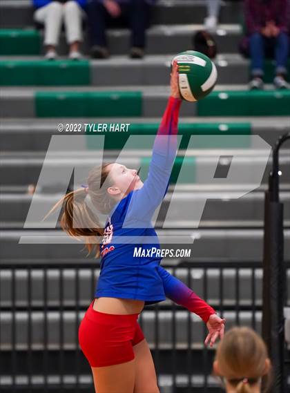Thumbnail 2 in Western Boone vs. Guerin Catholic (IHSAA 3A Regional Championship) photogallery.
