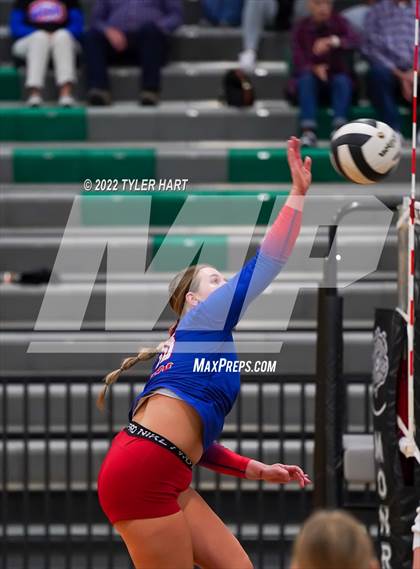 Thumbnail 1 in Western Boone vs. Guerin Catholic (IHSAA 3A Regional Championship) photogallery.
