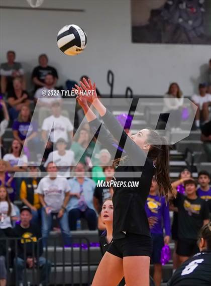 Thumbnail 3 in Western Boone vs. Guerin Catholic (IHSAA 3A Regional Championship) photogallery.