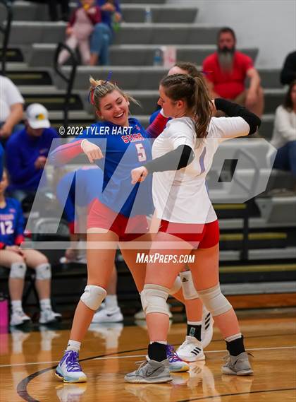 Thumbnail 1 in Western Boone vs. Guerin Catholic (IHSAA 3A Regional Championship) photogallery.