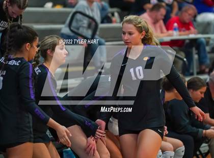 Thumbnail 3 in Western Boone vs. Guerin Catholic (IHSAA 3A Regional Championship) photogallery.