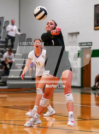 Thumbnail 3 in Western Boone vs. Guerin Catholic (IHSAA 3A Regional Championship) photogallery.