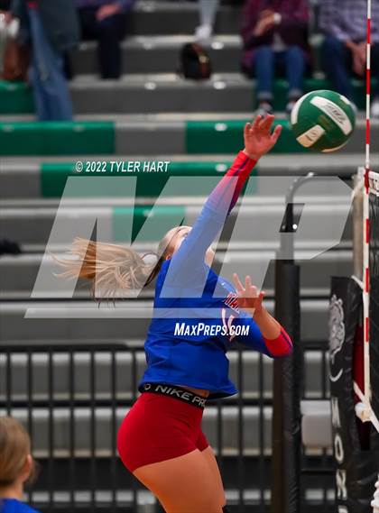 Thumbnail 2 in Western Boone vs. Guerin Catholic (IHSAA 3A Regional Championship) photogallery.