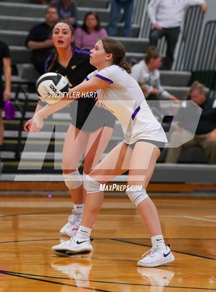 Thumbnail 2 in Western Boone vs. Guerin Catholic (IHSAA 3A Regional Championship) photogallery.