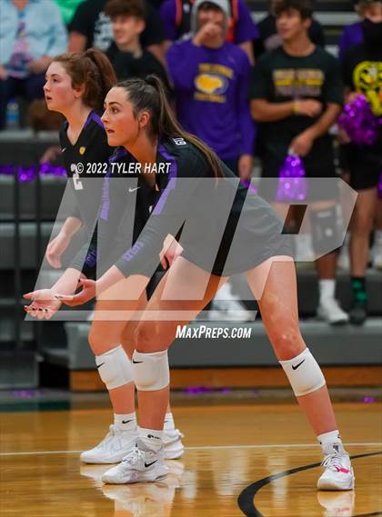 Thumbnail 2 in Western Boone vs. Guerin Catholic (IHSAA 3A Regional Championship) photogallery.