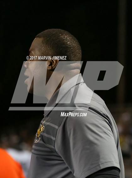 Thumbnail 3 in Oaks Christian vs Chaminade  photogallery.