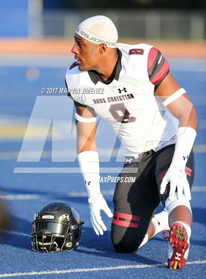 Thumbnail 3 in Oaks Christian vs Chaminade  photogallery.