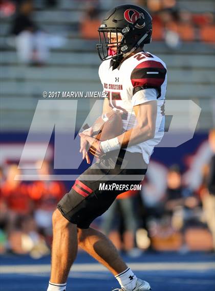 Thumbnail 3 in Oaks Christian vs Chaminade  photogallery.