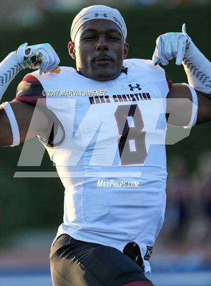 Thumbnail 3 in Oaks Christian vs Chaminade  photogallery.