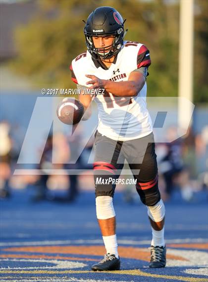 Thumbnail 2 in Oaks Christian vs Chaminade  photogallery.