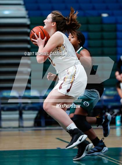 Thumbnail 2 in Torrey Pines vs. Mission Vista  (So. Cal. Holiday Prep Classic) photogallery.