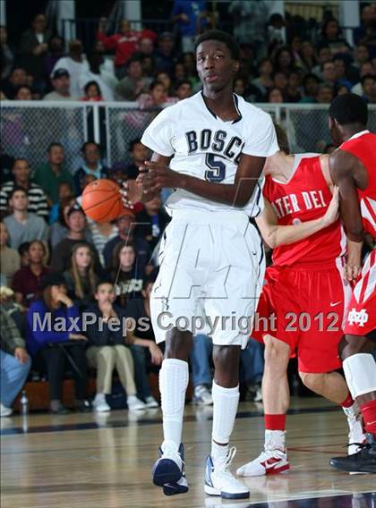 Thumbnail 2 in Mater Dei vs. St. John Bosco photogallery.
