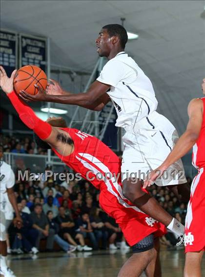 Thumbnail 1 in Mater Dei vs. St. John Bosco photogallery.