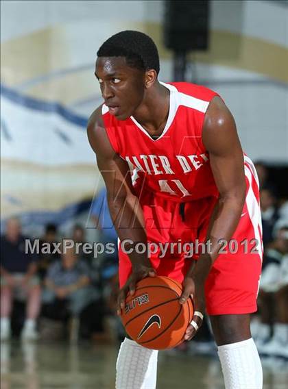 Thumbnail 3 in Mater Dei vs. St. John Bosco photogallery.