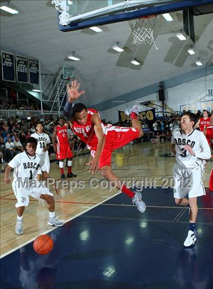 Thumbnail 3 in Mater Dei vs. St. John Bosco photogallery.