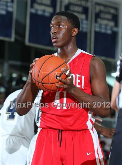 Thumbnail 3 in Mater Dei vs. St. John Bosco photogallery.