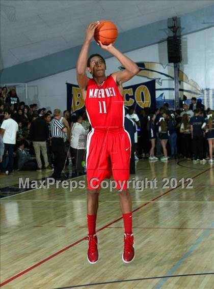 Thumbnail 3 in Mater Dei vs. St. John Bosco photogallery.