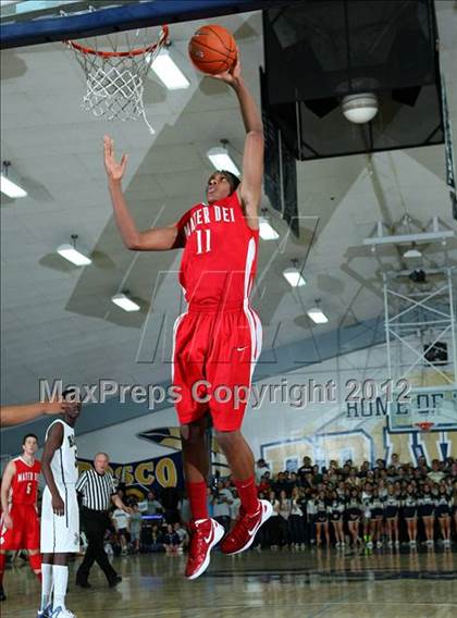 Thumbnail 1 in Mater Dei vs. St. John Bosco photogallery.