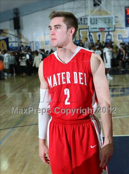 Thumbnail 2 in Mater Dei vs. St. John Bosco photogallery.