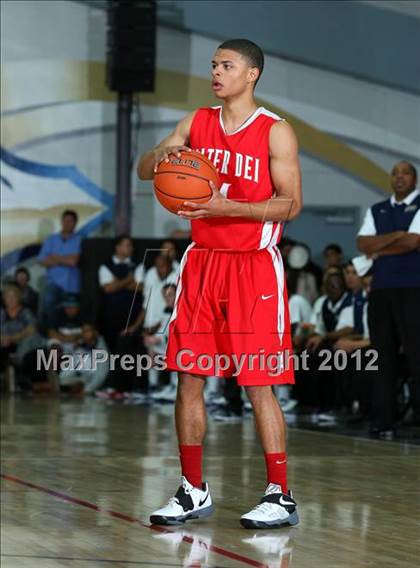 Thumbnail 1 in Mater Dei vs. St. John Bosco photogallery.