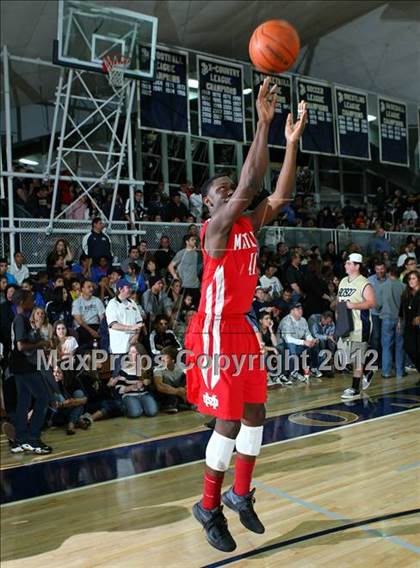 Thumbnail 1 in Mater Dei vs. St. John Bosco photogallery.