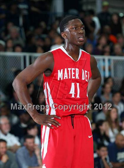 Thumbnail 2 in Mater Dei vs. St. John Bosco photogallery.