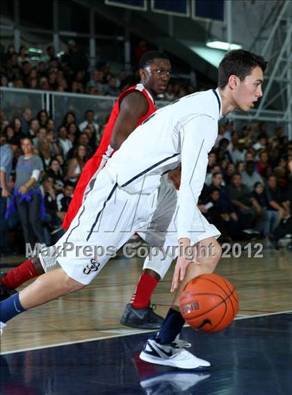 Thumbnail 2 in Mater Dei vs. St. John Bosco photogallery.