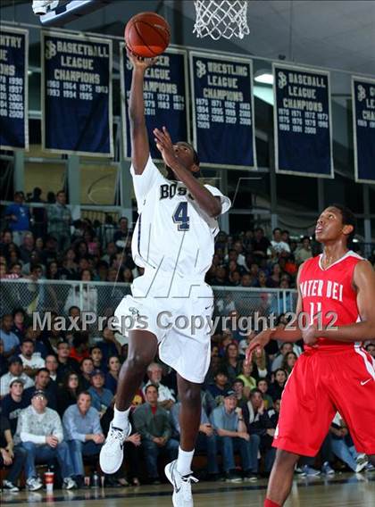 Thumbnail 2 in Mater Dei vs. St. John Bosco photogallery.