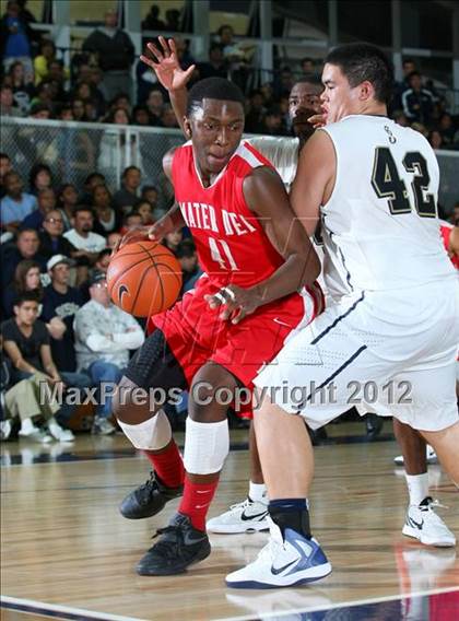 Thumbnail 2 in Mater Dei vs. St. John Bosco photogallery.