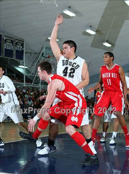 Thumbnail 1 in Mater Dei vs. St. John Bosco photogallery.