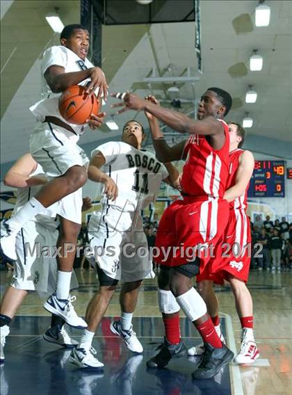 Thumbnail 2 in Mater Dei vs. St. John Bosco photogallery.