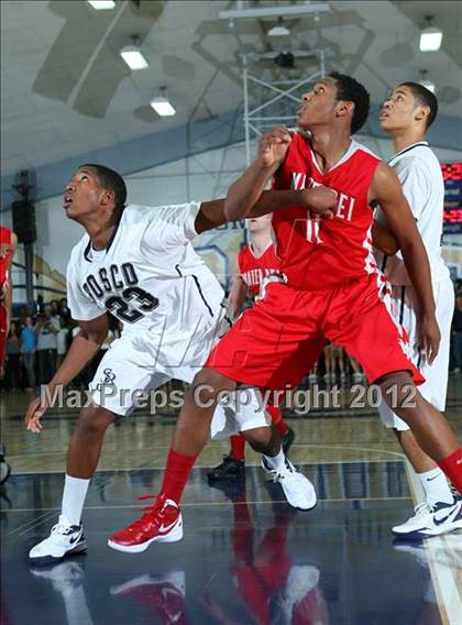 Thumbnail 3 in Mater Dei vs. St. John Bosco photogallery.