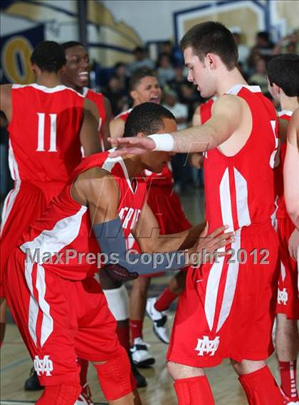 Thumbnail 1 in Mater Dei vs. St. John Bosco photogallery.