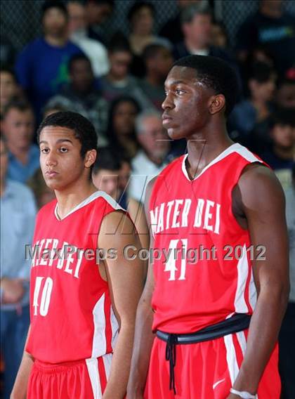 Thumbnail 3 in Mater Dei vs. St. John Bosco photogallery.