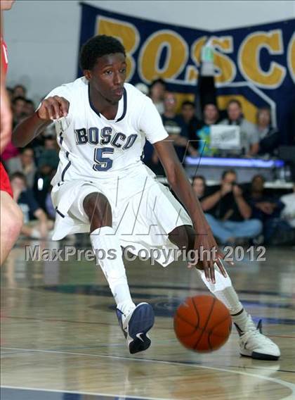 Thumbnail 3 in Mater Dei vs. St. John Bosco photogallery.