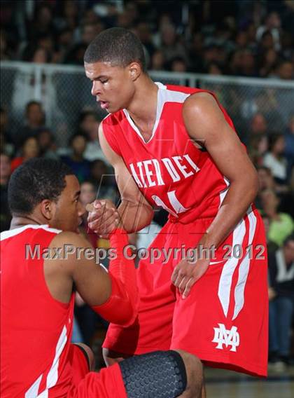 Thumbnail 1 in Mater Dei vs. St. John Bosco photogallery.
