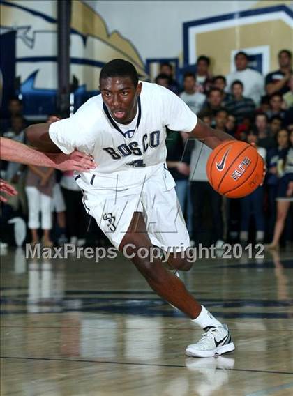 Thumbnail 3 in Mater Dei vs. St. John Bosco photogallery.