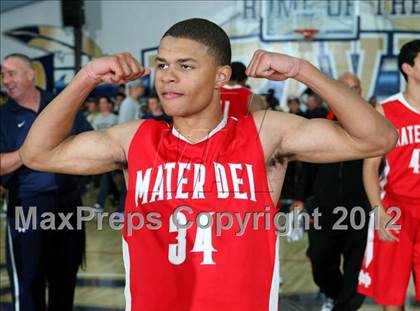 Thumbnail 2 in Mater Dei vs. St. John Bosco photogallery.
