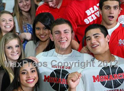 Thumbnail 2 in Mater Dei vs. St. John Bosco photogallery.
