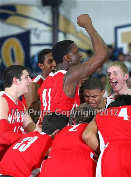 Thumbnail 2 in Mater Dei vs. St. John Bosco photogallery.