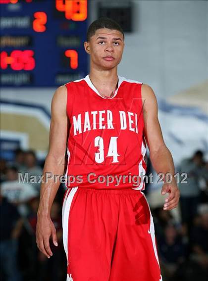 Thumbnail 2 in Mater Dei vs. St. John Bosco photogallery.