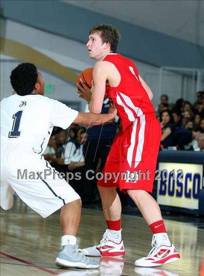 Thumbnail 2 in Mater Dei vs. St. John Bosco photogallery.