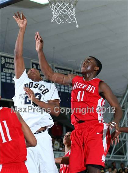 Thumbnail 2 in Mater Dei vs. St. John Bosco photogallery.