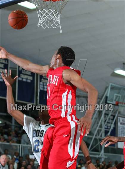 Thumbnail 1 in Mater Dei vs. St. John Bosco photogallery.