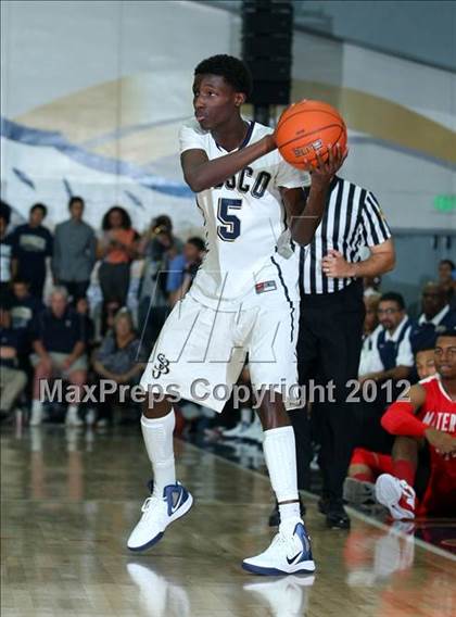 Thumbnail 1 in Mater Dei vs. St. John Bosco photogallery.