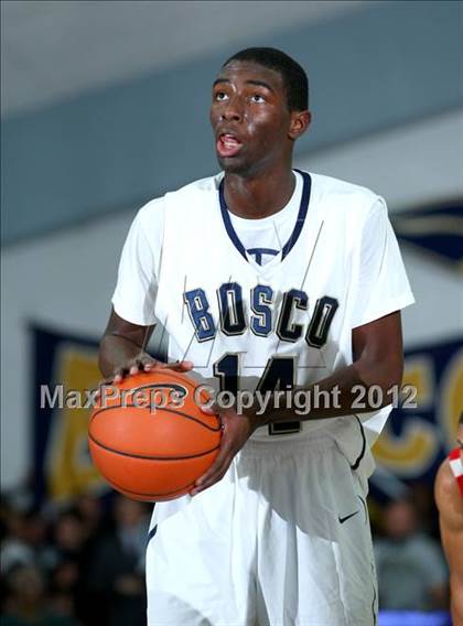 Thumbnail 3 in Mater Dei vs. St. John Bosco photogallery.