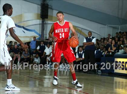 Thumbnail 3 in Mater Dei vs. St. John Bosco photogallery.
