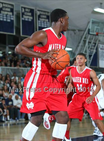 Thumbnail 3 in Mater Dei vs. St. John Bosco photogallery.