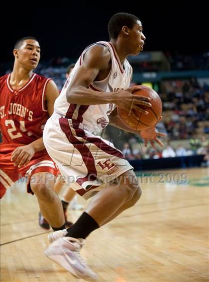 Thumbnail 1 in Lynn English vs. St. John's (MIAA D1 Final) photogallery.