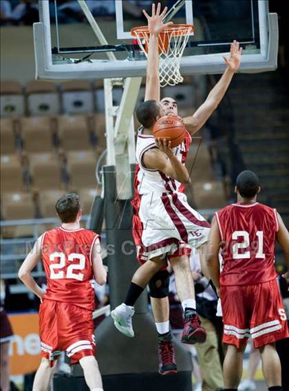 Thumbnail 3 in Lynn English vs. St. John's (MIAA D1 Final) photogallery.